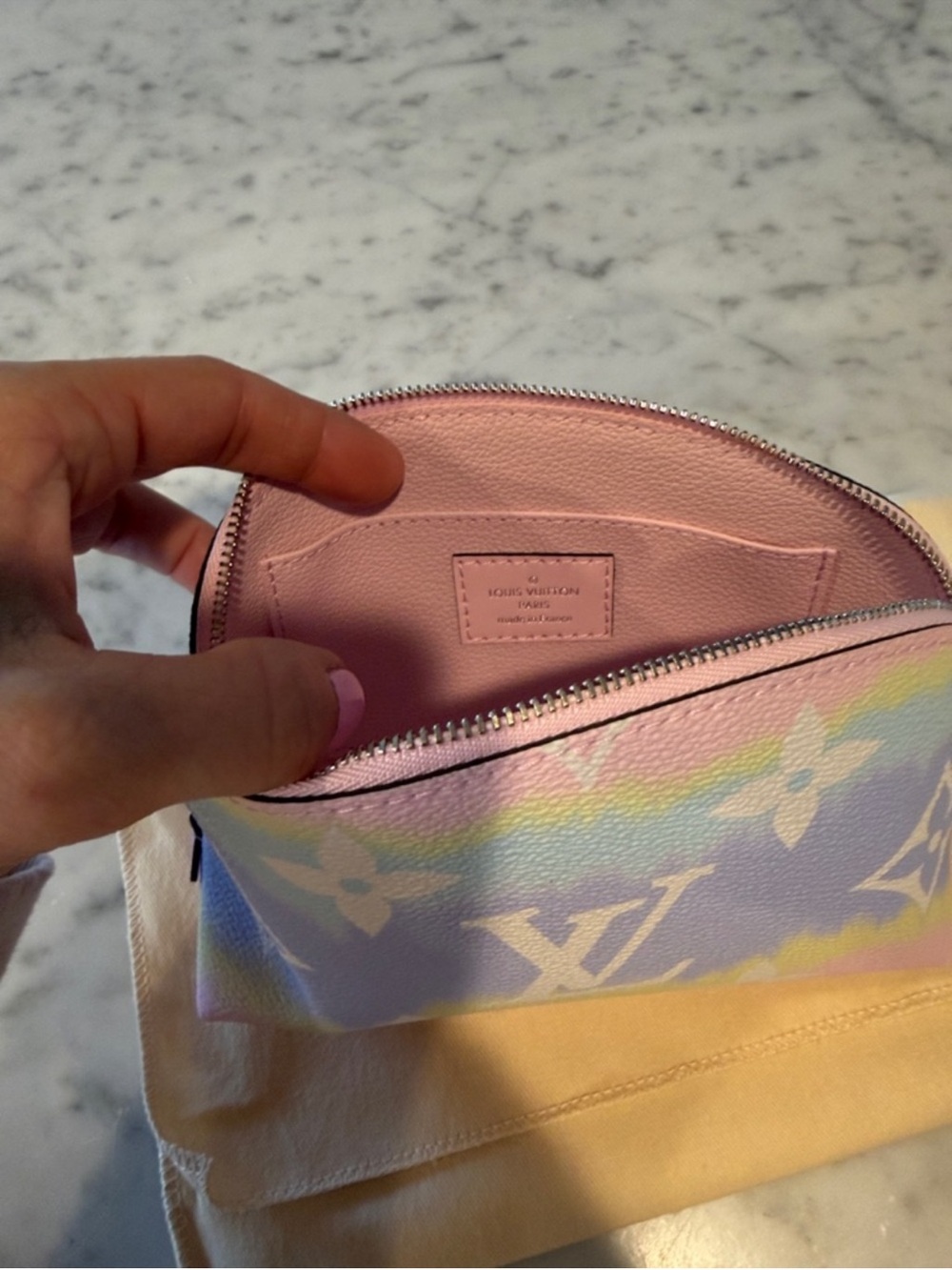 Authentic NWT Louis Vuitton Escale Cosmetic Pouch PM - Picture 13 of 15